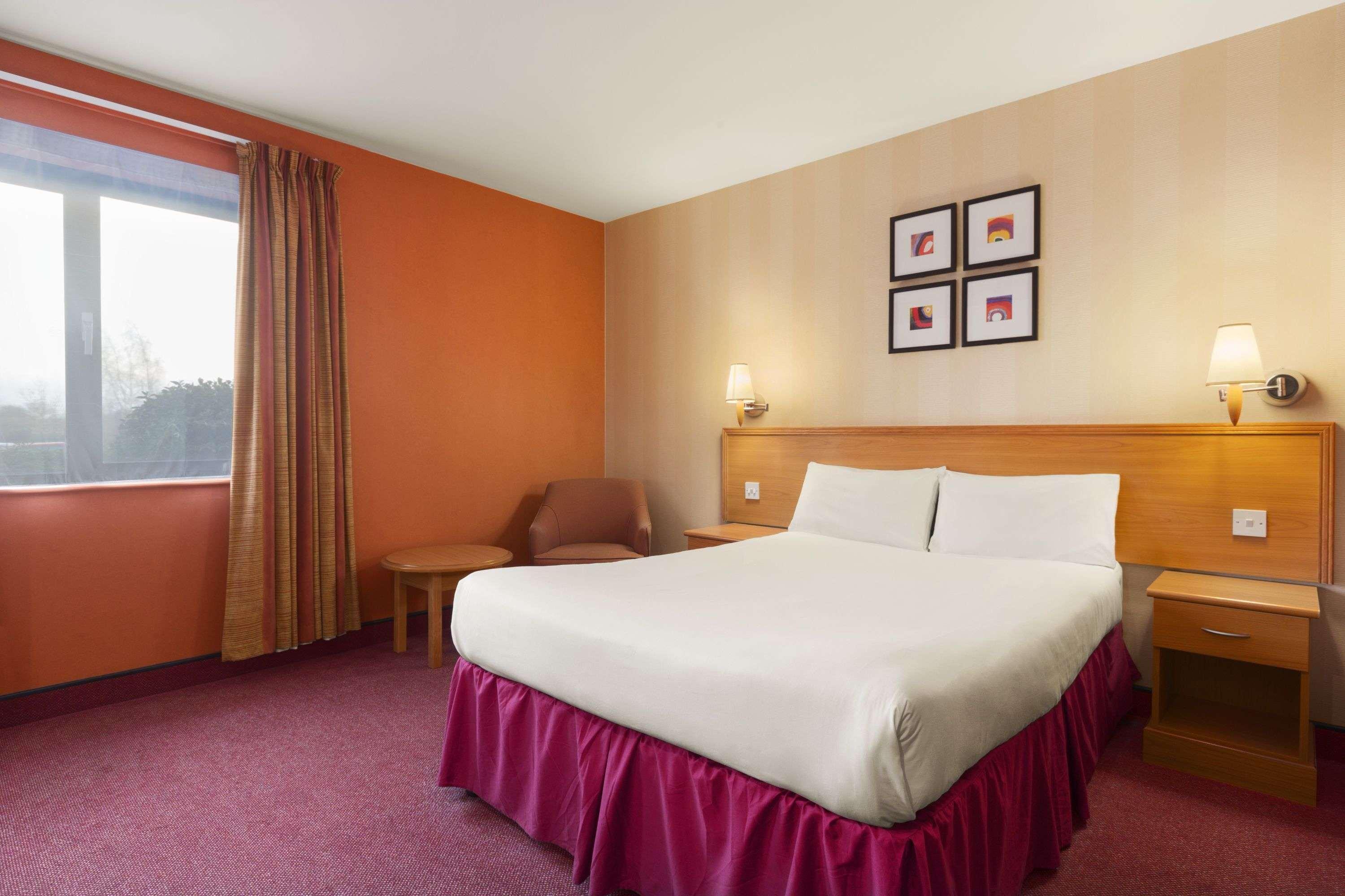 Days Inn Stevenage North Baldock Eksteriør bilde