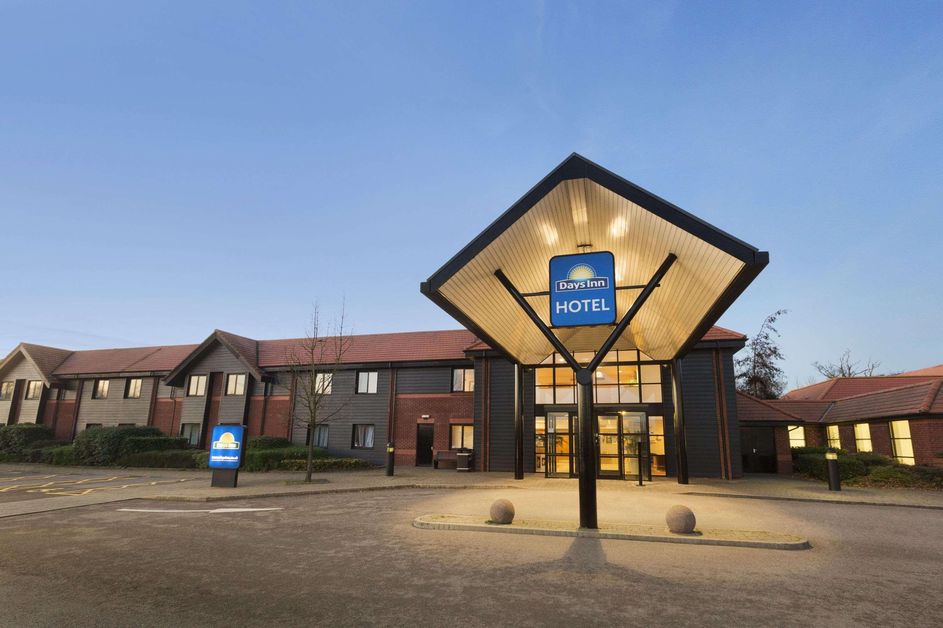 Days Inn Stevenage North Baldock Eksteriør bilde