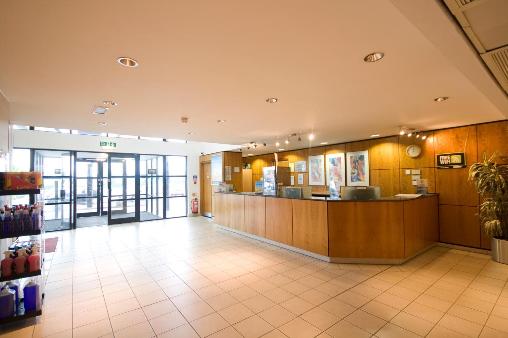 Days Inn Stevenage North Baldock Eksteriør bilde