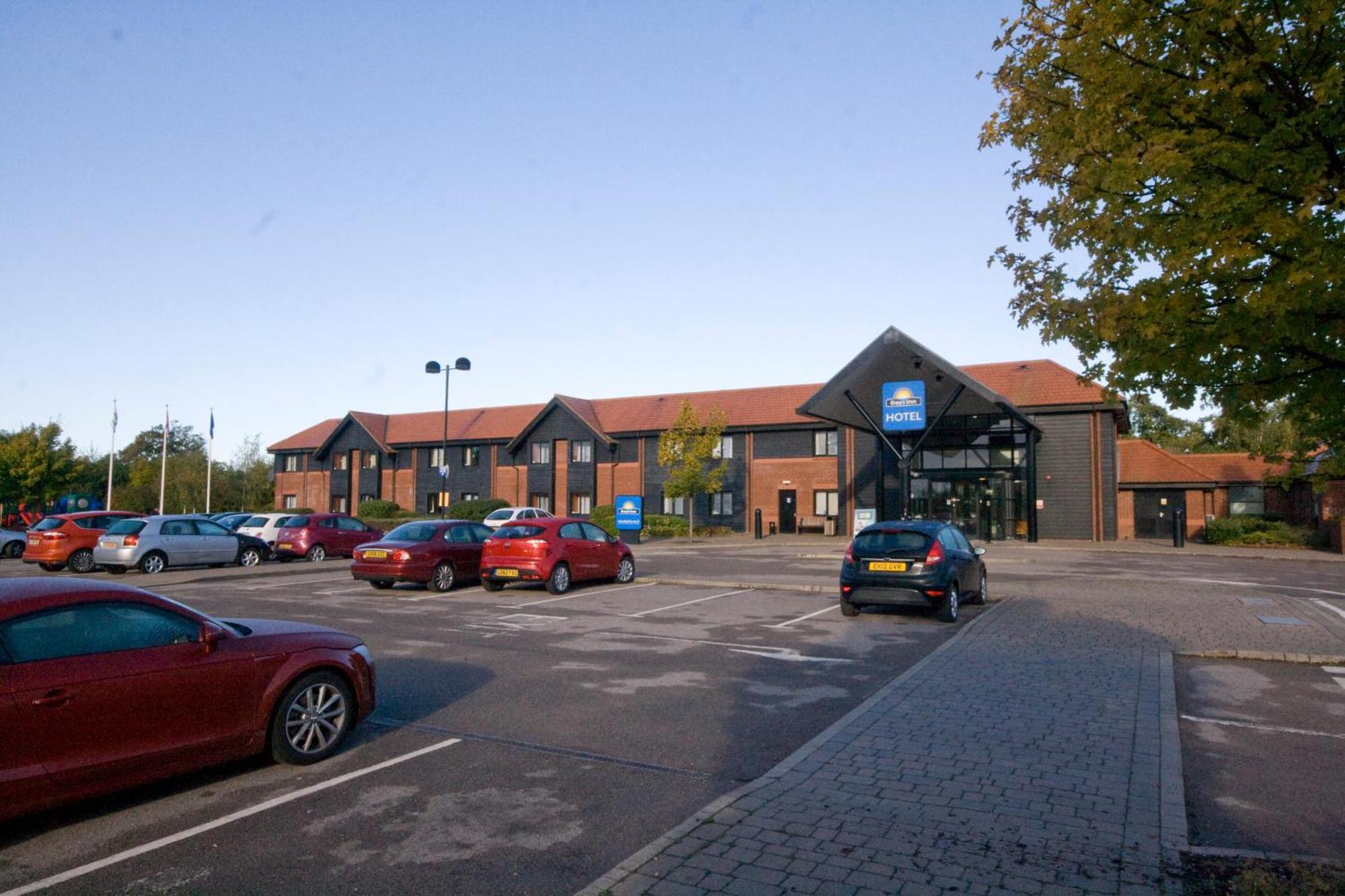Days Inn Stevenage North Baldock Eksteriør bilde